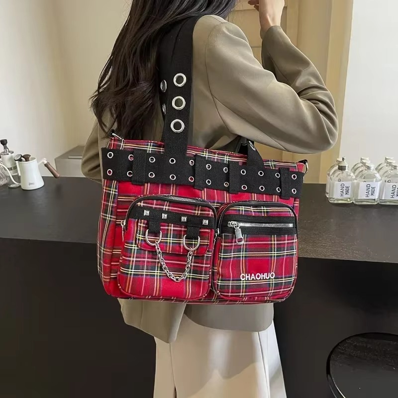 PU CHAINS Zipper Shoulder Bag  - Fishing Equipment Market ulasan dan harga